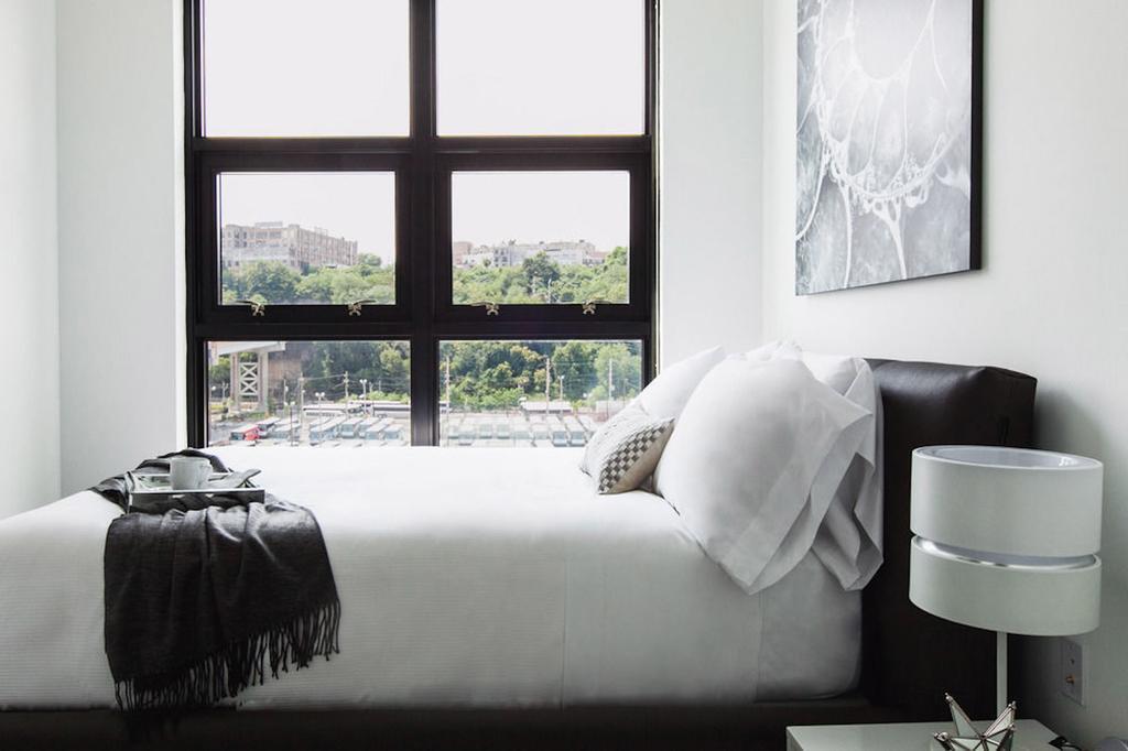 Dharma Home Suites Hoboken At Novia Room photo